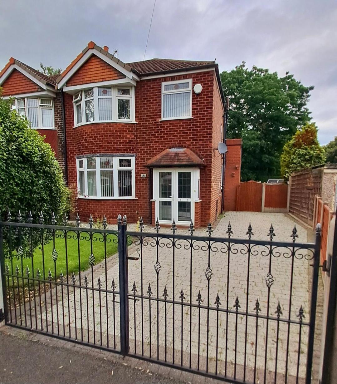 Dalton House - Three Bedroom Property Stretford Free Parking Near The Trafford Centre Манчестер Экстерьер фото
